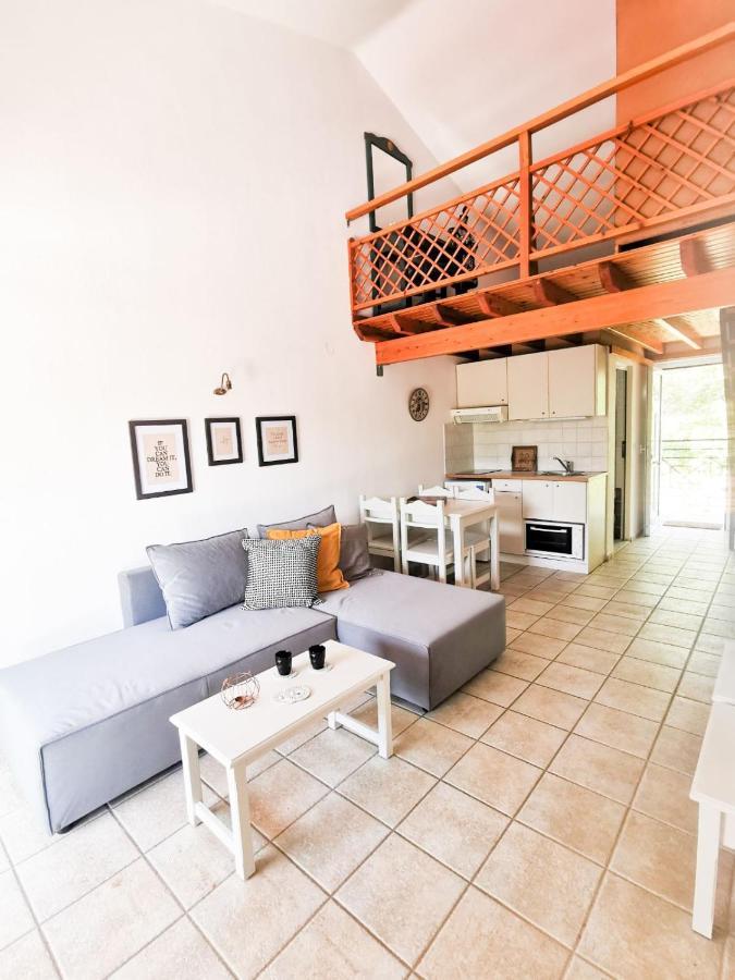 קוקונאריס Haris Apartments מראה חיצוני תמונה